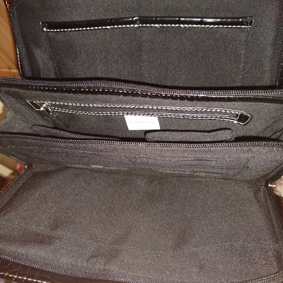 Liz Claiborne Luxury Black Bag - Picture 13 of 16